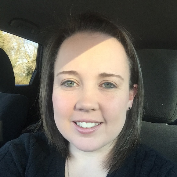 Meet your Posher, Jennifer - Picture 1 of 1